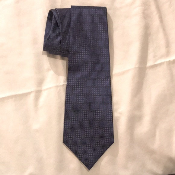 DKNY Mini Medallions Print SILK TIE - Picture 2 of 13